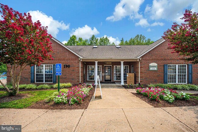Building Photo - 75 Fern Oak Cir