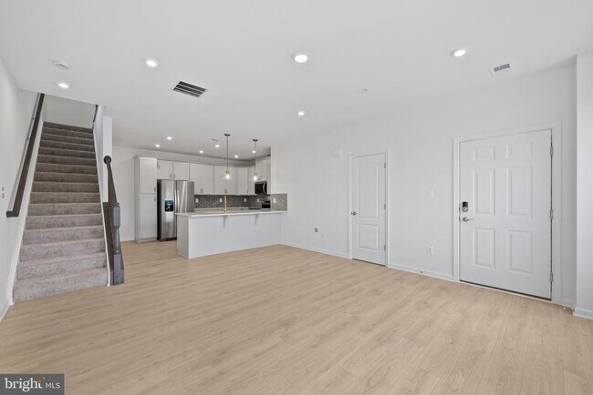 Building Photo - 9942 -A Count Fleet Cres