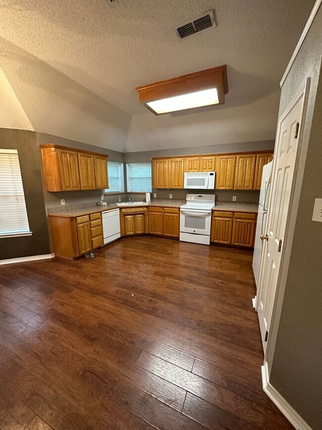 Building Photo - 6400 Harmonson Rd