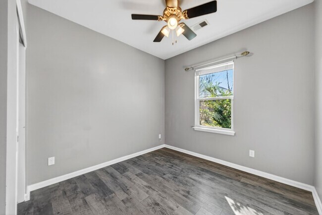 Building Photo - 4829 Hawkins Dr