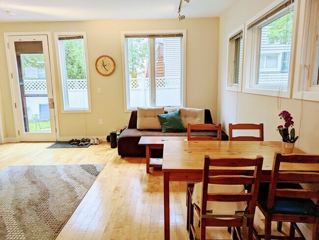 Building Photo - 24 Bay State Rd