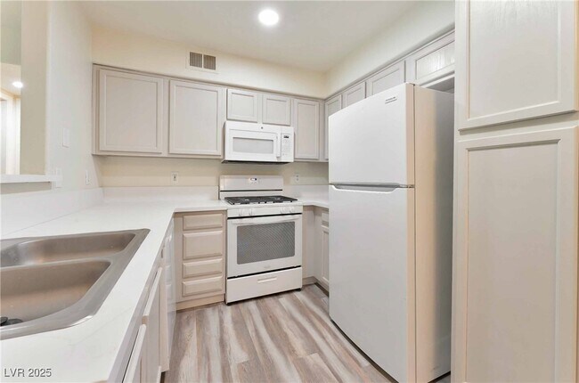 Building Photo - 5259 Caspian Springs Dr