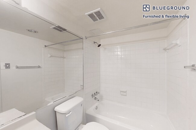 Building Photo - 2251 Pimmit Dr