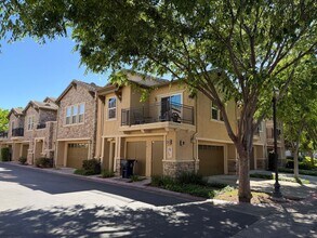 Building Photo - 3301 N Park Dr