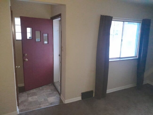 Building Photo - 1928-1930-1930 Vaughn St