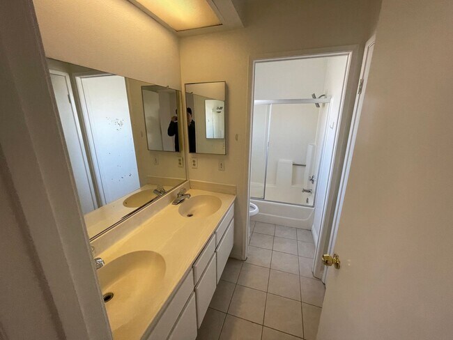 Building Photo - 24399 Fiji Dr