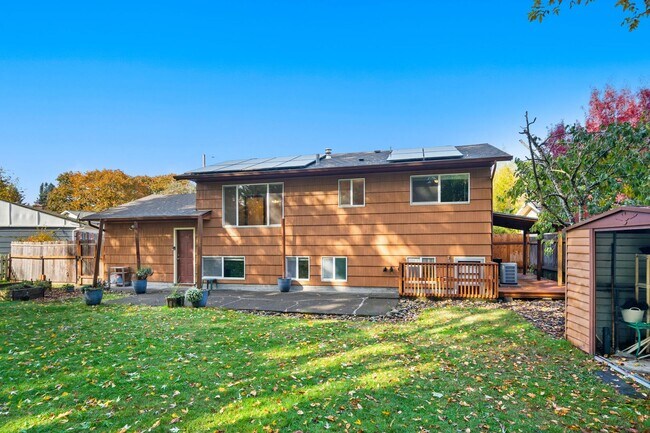 Building Photo - 9394 SE Mason Cir