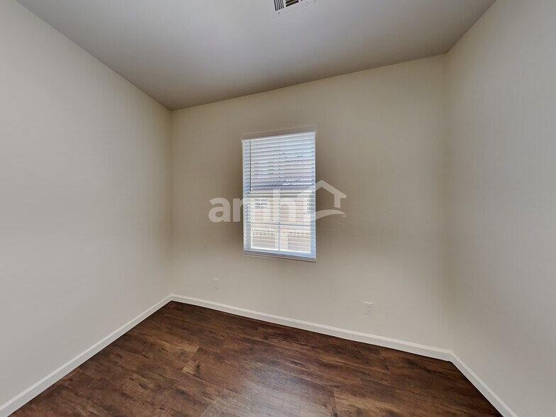 Building Photo - 34811 N 30th Ave