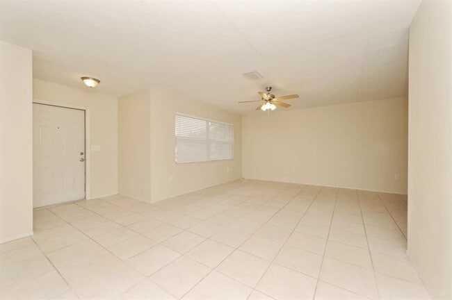 Building Photo - 3617 York Dr W