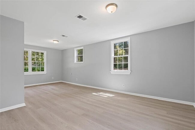 Building Photo - 12925 Bonnievale Dr N