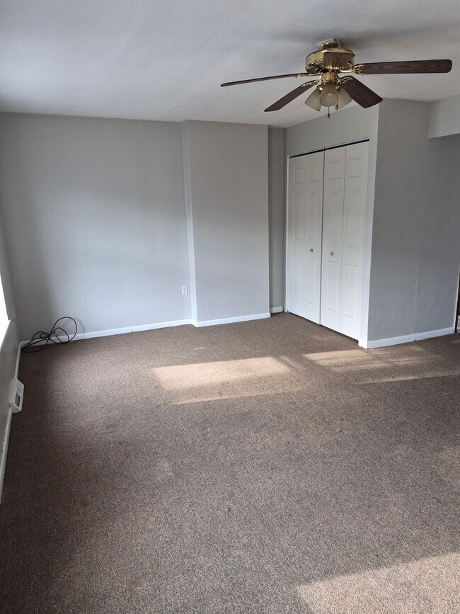 Building Photo - Bridge Street