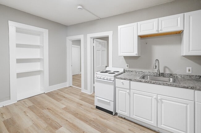 Building Photo - 24 Charlton St