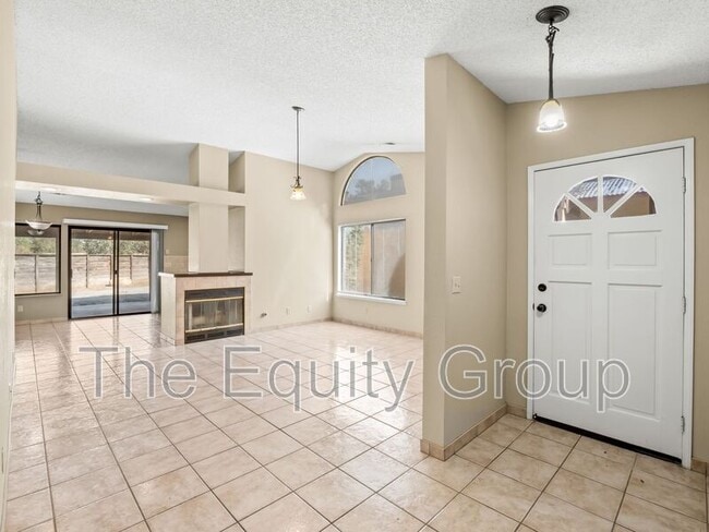 Building Photo - 1730 E Babcock Ave