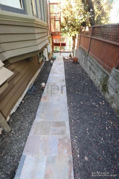 Building Photo - 654 Chetwood St