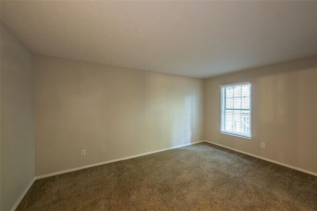 Building Photo - 602 Augusta Dr