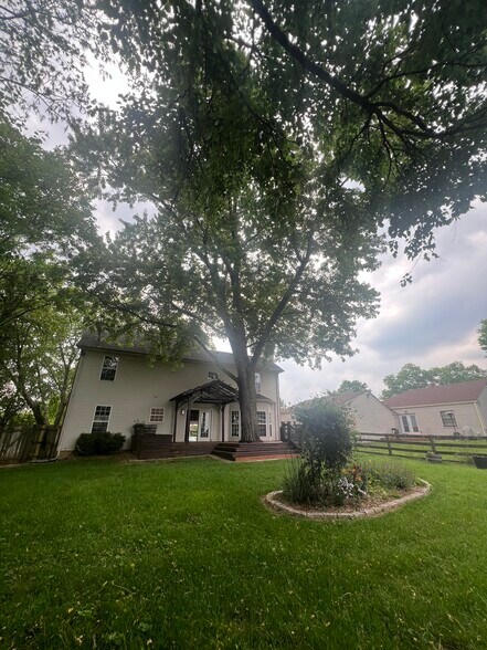 Building Photo - 4201 Bridlepath Pl