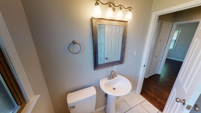 Building Photo - 6010 E 18th St