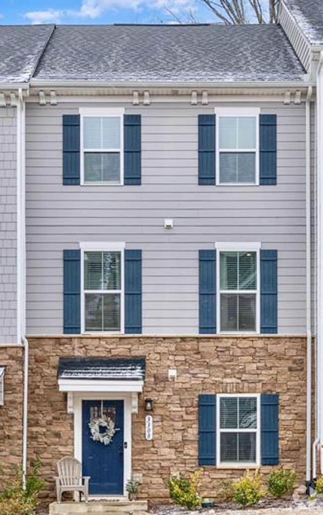 Building Photo - Modern Townhome in Stone Creek Townhomes