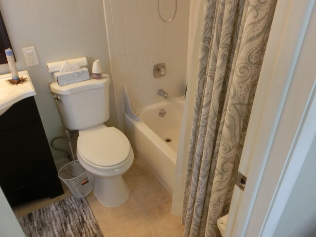 Full Bath - 320 N Bayshore Blvd