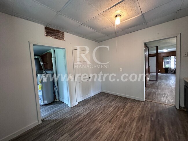 Building Photo - 106 Wisconsin-