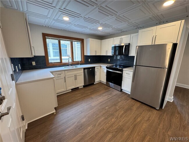 Building Photo - 117 Humboldt Pkwy