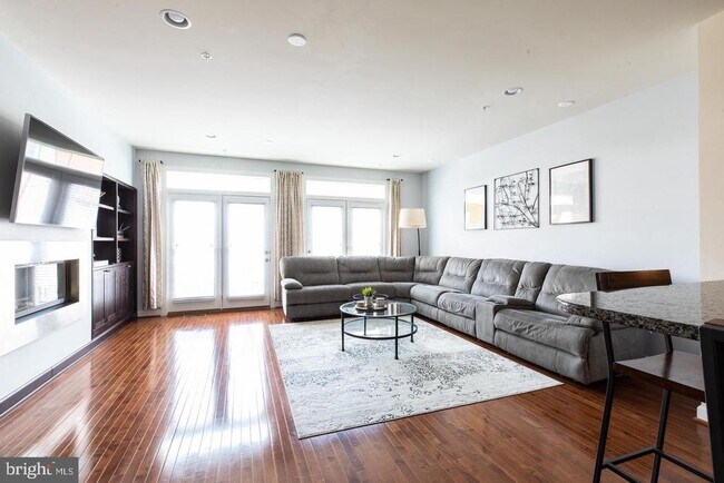 Building Photo - 409 Hydrangea Place