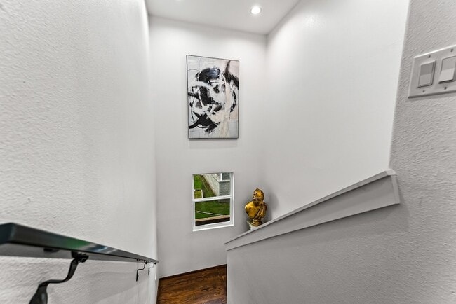 Building Photo - 1211 Bonnie View Rd