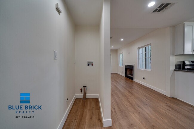 Building Photo - 6182 Yolanda Ave