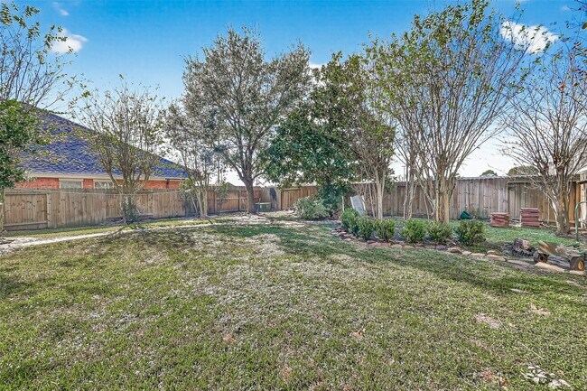 Building Photo - 3815 Pine Forest Green Blvd