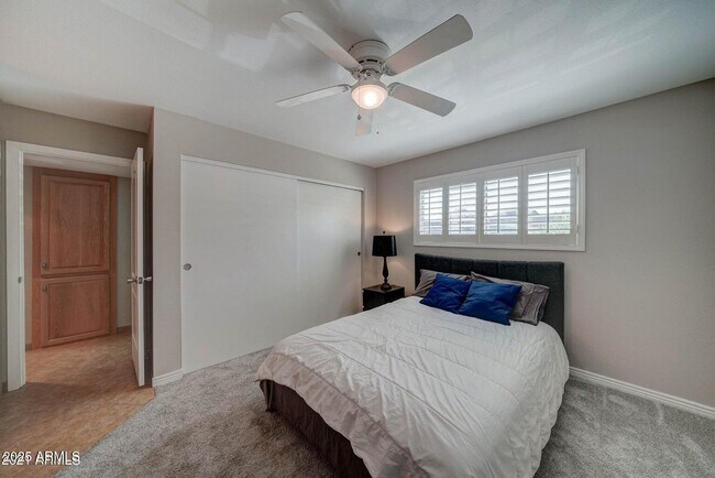 Building Photo - 5525 E Thomas Rd