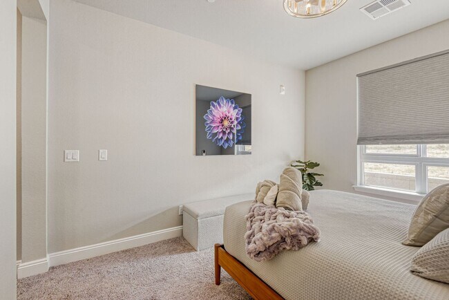 Building Photo - Contemporary Parker Condo | Trails & City Access