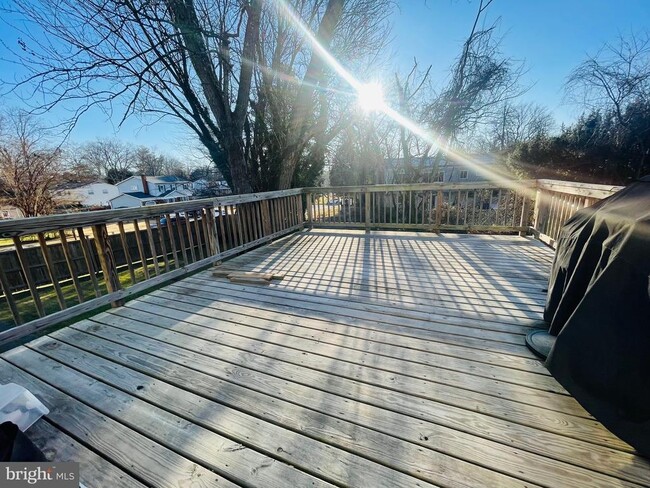 Building Photo - 13200 Cabinwood Dr