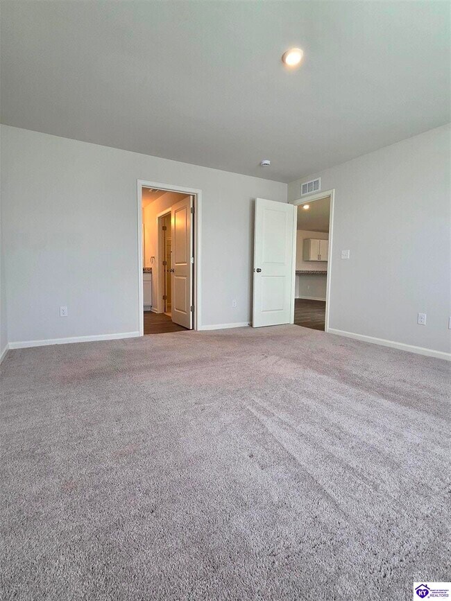 Building Photo - 132 Elegance Wy