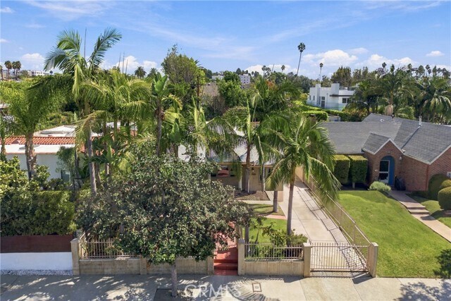 Building Photo - 642 N Crescent Heights Blvd