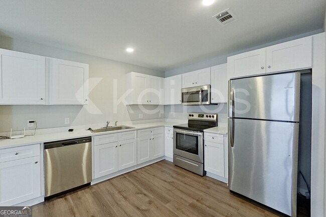 Building Photo - 52 Cottage Grove Dr