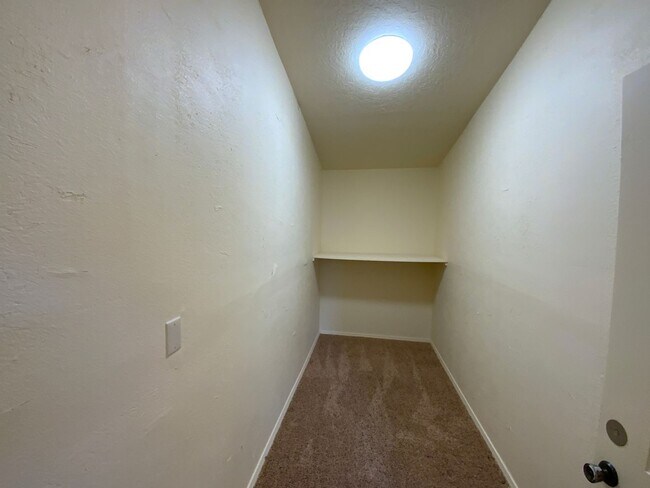 Building Photo - 4 Bedroom Single Story Home Available Near Tramway Blvd NE & Copper Ave NE!