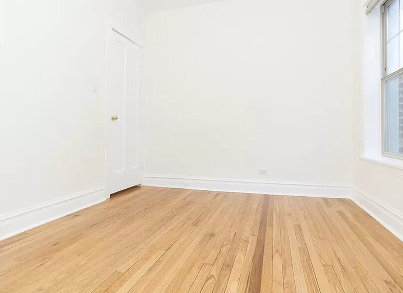 Bedroom 2 - 6513 N Bosworth Ave