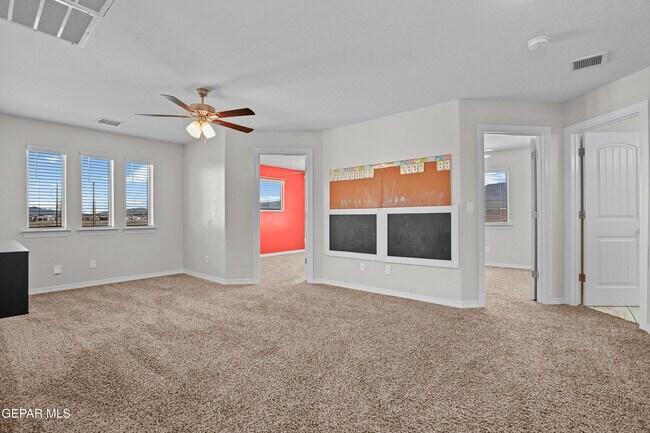 Building Photo - 585 Issa Circle