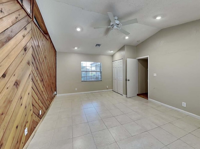 Building Photo - 6408 NW 33rd Terrace