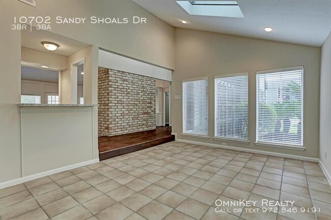 Building Photo - 10702 Sandy Shoals Dr