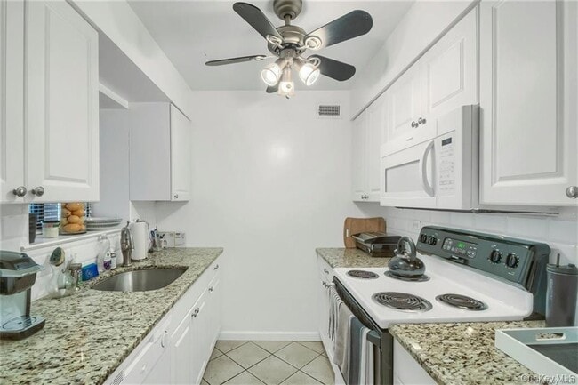 Building Photo - 6 Bronxville Glen Dr