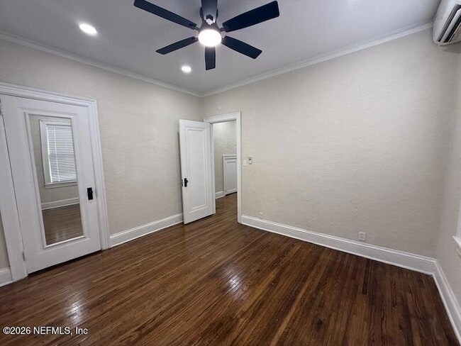 Building Photo - 2744 Riverside Ave