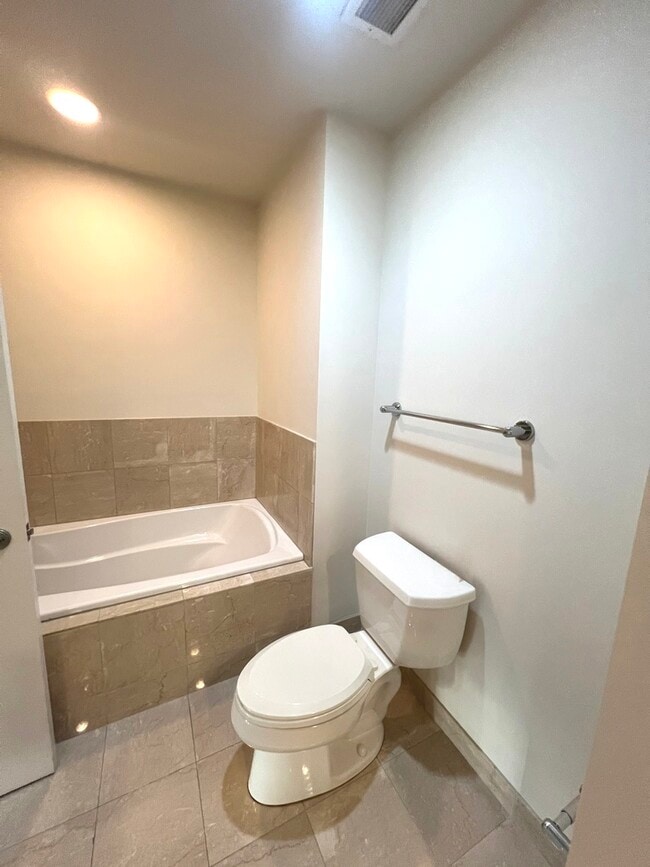 Building Photo - 60 E Monroe St