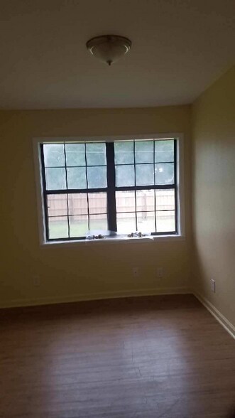 Building Photo - 155 Bell Dr
