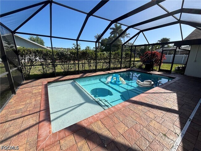 Building Photo - 5740 Sandpiper Pl