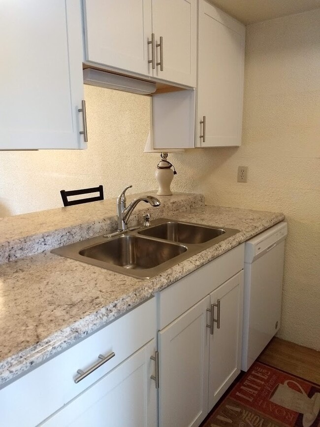 Building Photo - 86 Wilshire Heights Dr