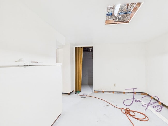 Building Photo - Two Bedroom One Bath House for Rent in Everson with Detached Garage