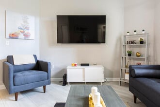 Building Photo - 780 S Sapodilla Ave