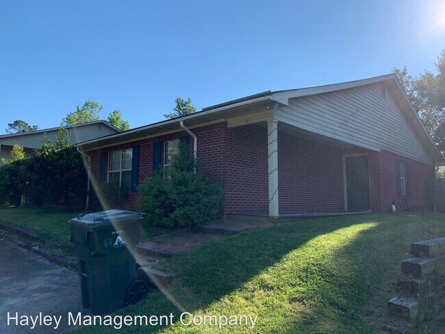 Building Photo - 3 br, 3 bath House - 671 Center Place