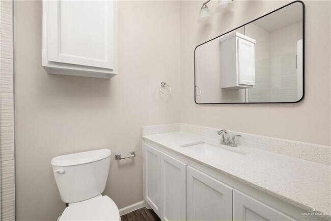 Building Photo - 3404 Ventura Ave